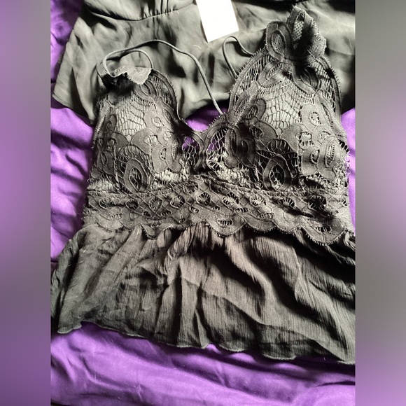 2 black camisoles - Picture 2 of 5